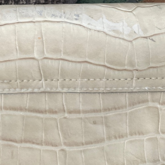 GUESS Mini Handbag Gloss Patent Leather Croc Embossed Pearl Cream Color … - Picture 5 of 5